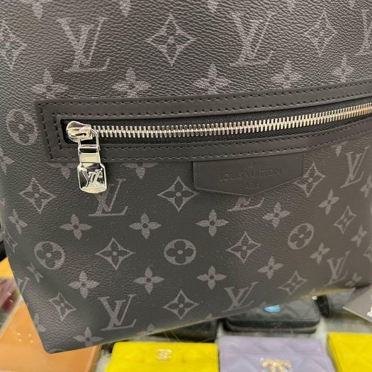 東區正精品㊣LV M14020 Discovery Slim 全新黑花錢口袋拉鍊後背包 RZ6345-8