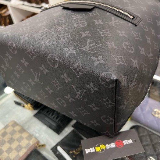 東區正精品㊣LV M14020 Discovery Slim 全新黑花錢口袋拉鍊後背包 RZ6345-11