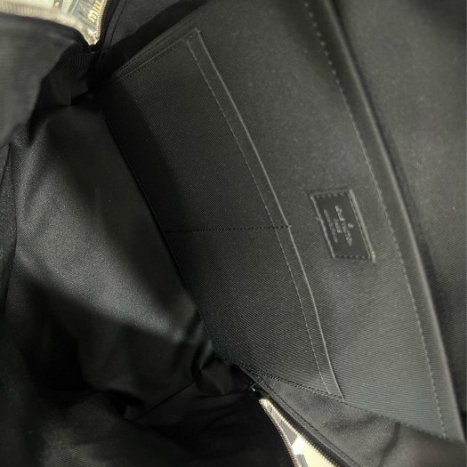 東區正精品㊣LV M14020 Discovery Slim 全新黑花錢口袋拉鍊後背包 RZ6345-13