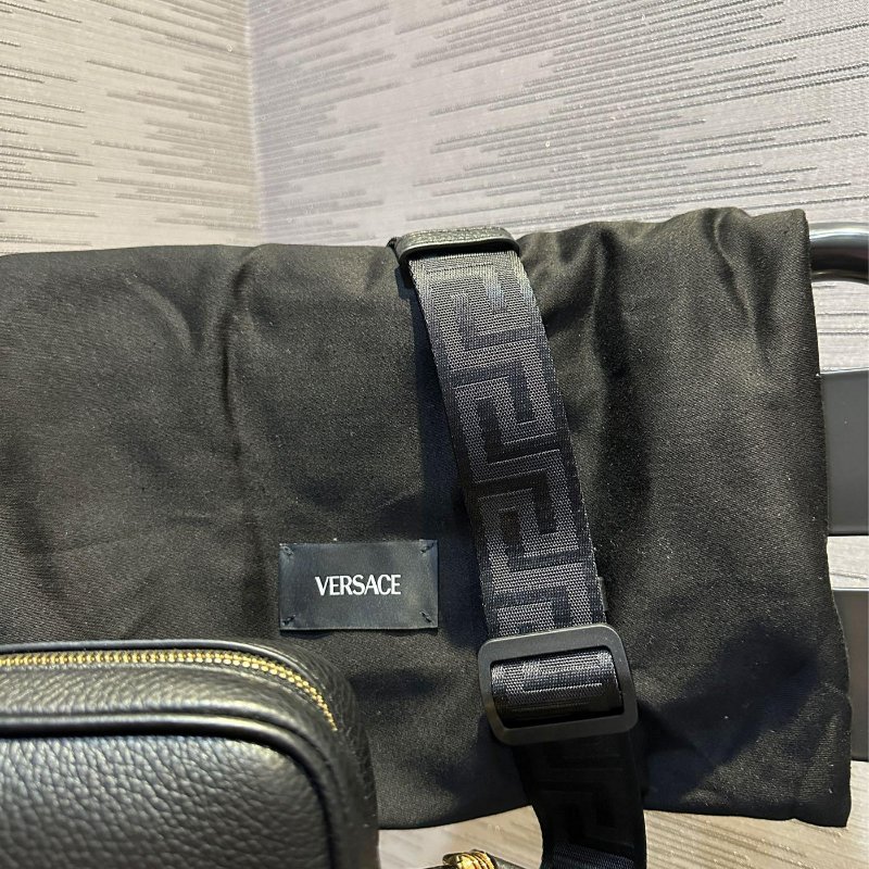 💎Han's house精品服飾💎 VERSACE 凡賽斯 女神頭 頂級黑牌 小牛皮 側背包-4