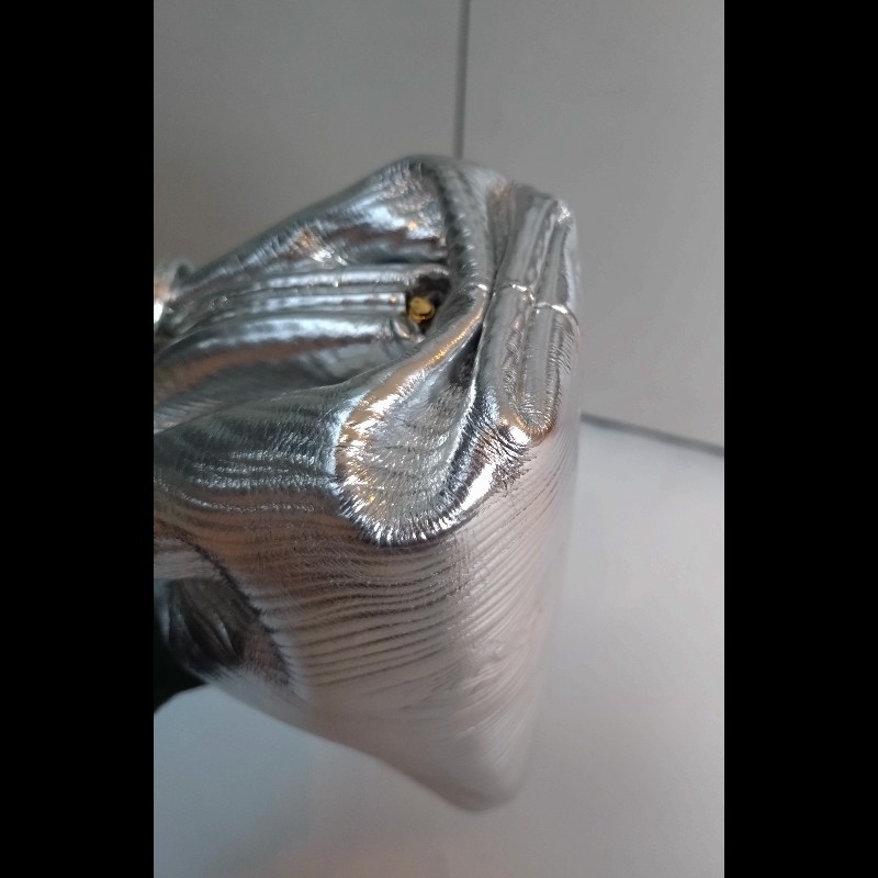 BV 銀色皮革迷你雲朵包 mini pouch-10