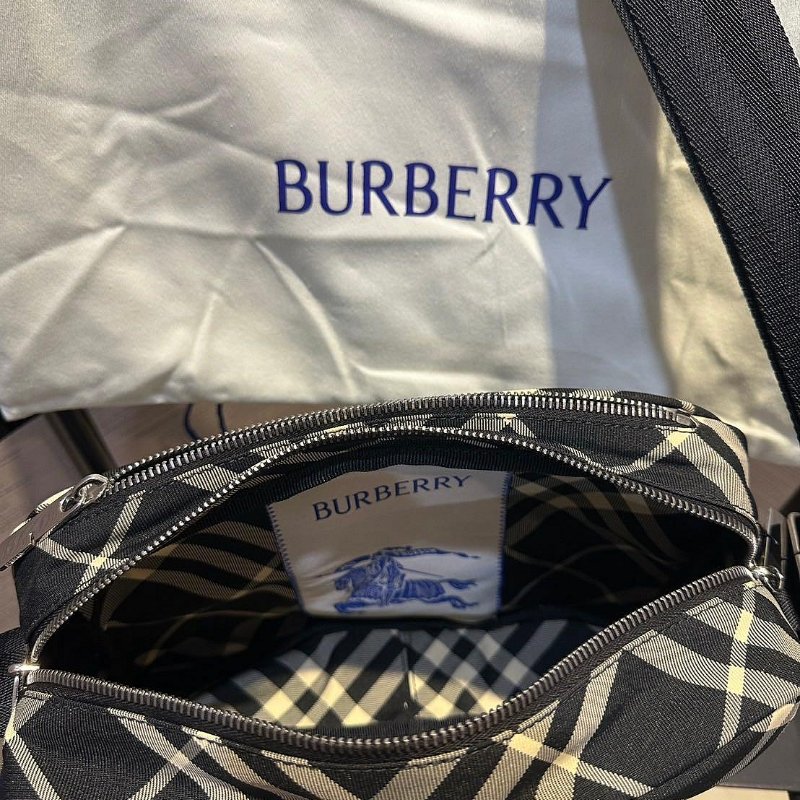 💎Han's house精品服飾💎BURBERRY Paddy 格紋 刺繡戰馬 相機包 原價36900-5