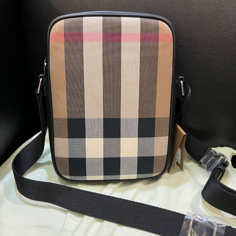 💎Han's house精品服飾💎burberry 格紋 側背包-0