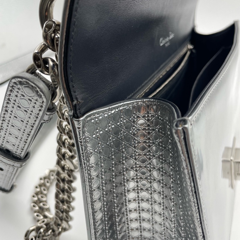 Dior迪奧 Diorrama盾牌包 鏡面銀色 中號-8