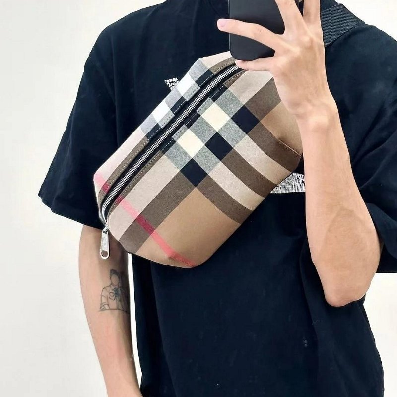 💎Han's house精品服飾💎 burberry 格紋 腰包-0