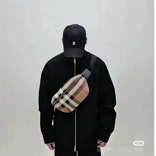 💎Han's house精品服飾💎 burberry 格紋 腰包-4