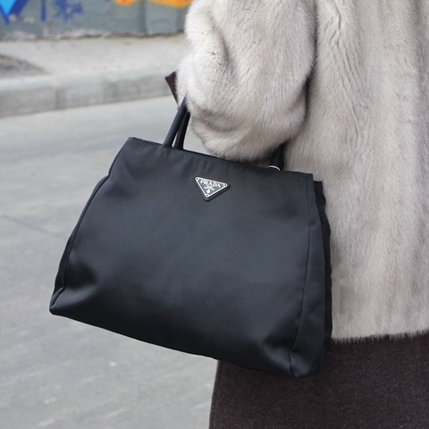 Prada 經典黑色尼龍托特包 Nylon tote bag