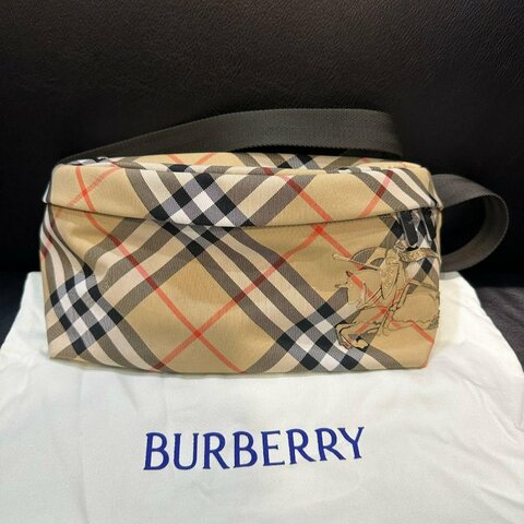 💎Han's house精品服飾💎burberry 刺繡 戰馬 腰包 原價32500