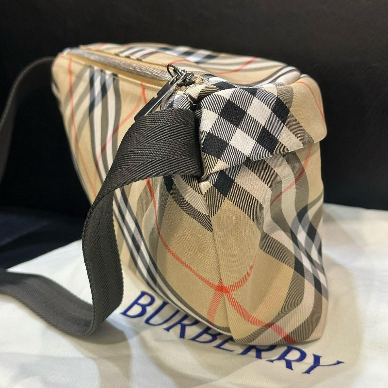💎Han's house精品服飾💎burberry 刺繡 戰馬 腰包 原價32500-8