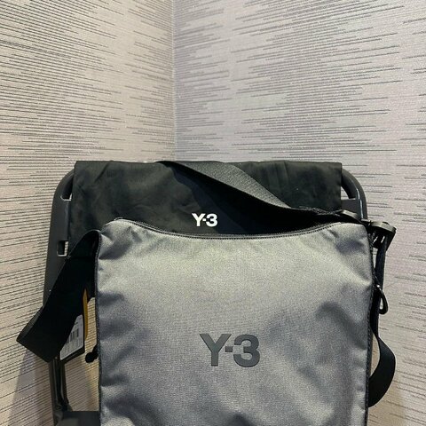 💎Han's house精品服飾💎Y-3 Y3 防水 側背 包 現貨 原價9500