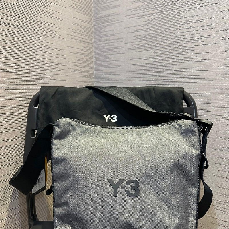 💎Han's house精品服飾💎Y-3 Y3 防水 側背 包 現貨 原價9500-0