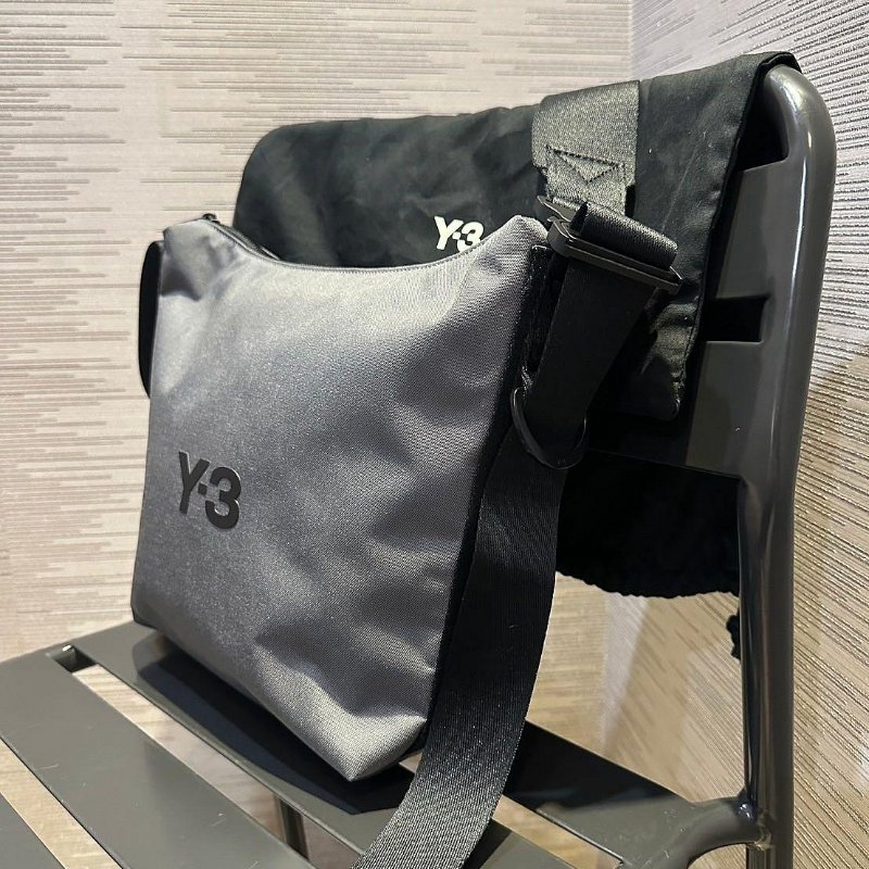 💎Han's house精品服飾💎Y-3 Y3 防水 側背 包 現貨 原價9500-6