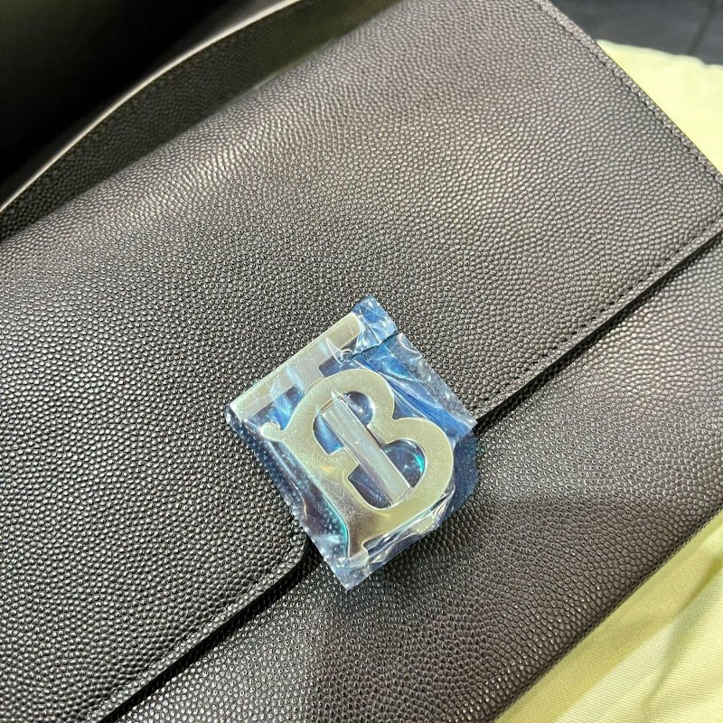 💎Han's house精品服飾💎Burberry TB 荔枝 小牛皮 肩背包 義大利製 現貨 21X14X4CM-9