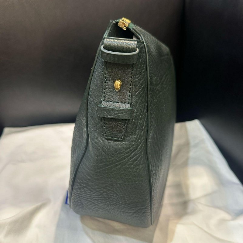 💎Han's house精品服飾💎Burberry 中號 Knight 包 現貨 原價99000-1