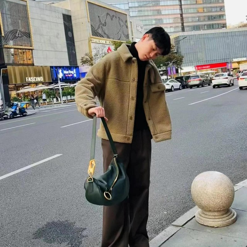 💎Han's house精品服飾💎Burberry 中號 Knight 包 現貨 原價99000-2