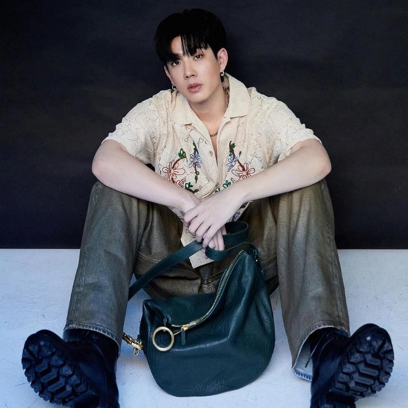 💎Han's house精品服飾💎Burberry 中號 Knight 包 現貨 原價99000-4