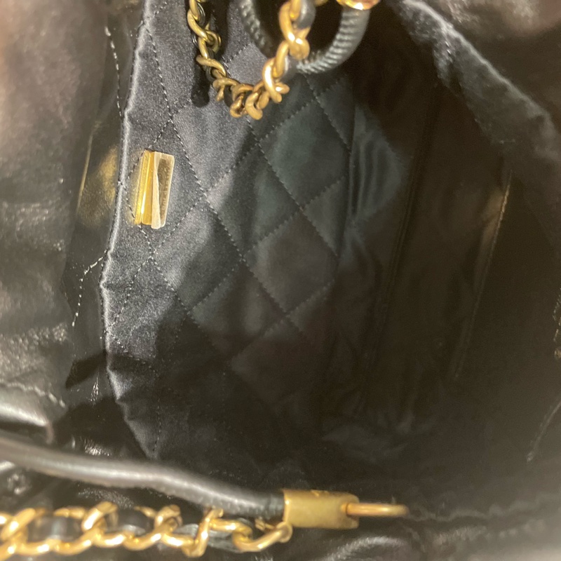 Chanel Mini 22 黑色金字-6