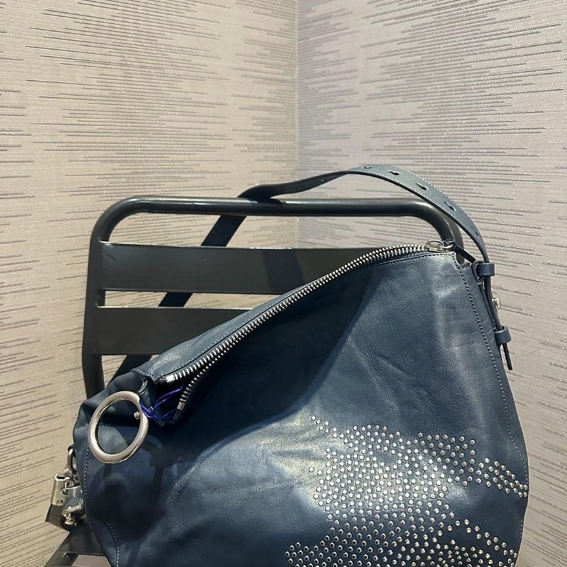 💎Han's house精品服飾💎Burberry 中號 Knight 包 現貨 原價99000-0