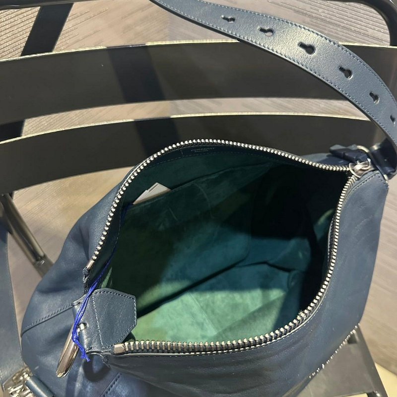 💎Han's house精品服飾💎Burberry 中號 Knight 包 現貨 原價99000-4