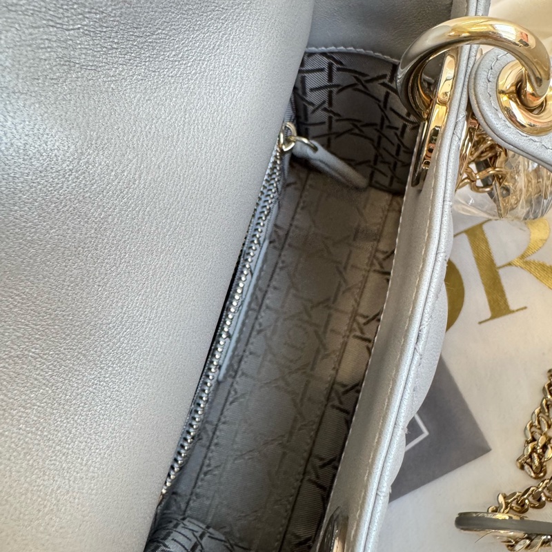 Dior迪奧珠光灰三格戴妃包-5