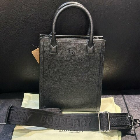 💎Han's house精品服飾💎Burberry TB 荔枝 小牛皮 肩背包 義大利製 現貨 原價53900