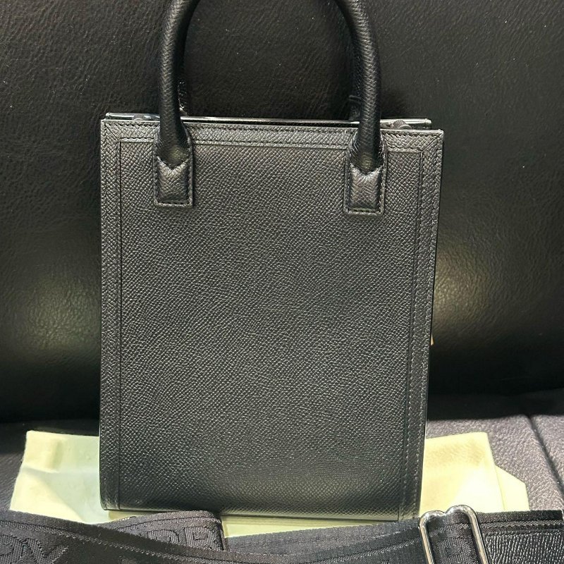 💎Han's house精品服飾💎Burberry TB 荔枝 小牛皮 肩背包 義大利製 現貨 原價53900-2