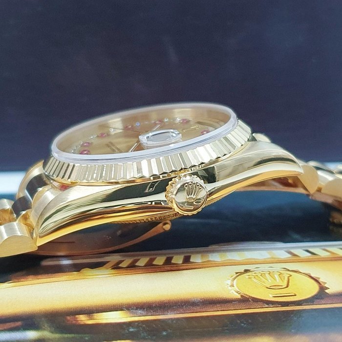 【大眾名錶】ROLEX 勞力士 18238 Day-Date 蠔式18K金 紅蟳錶 市場少見 小紅寶多層鑽面盤 B1092-4