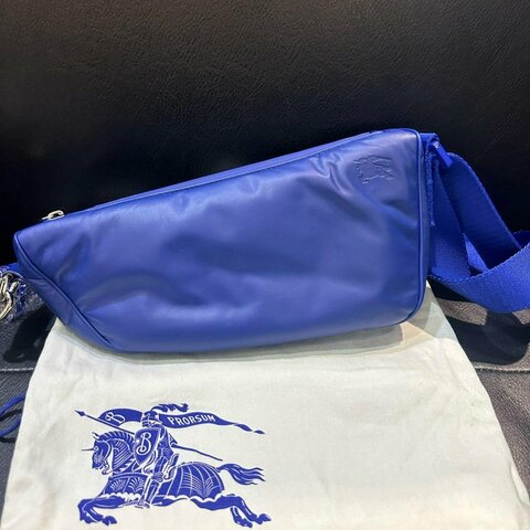 💎Han's house精品服飾💎Burberry SHIELD 小牛皮 肩背包 腰包原價69000