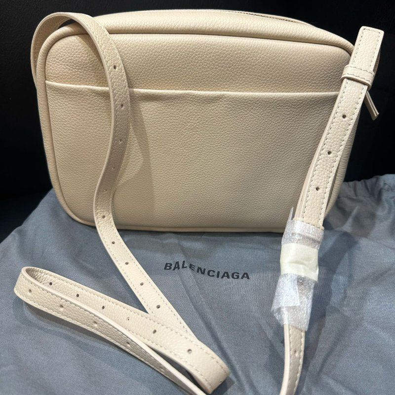 💎Han's house精品服飾💎 Balenciaga 巴黎世家 中號 小牛皮 相機包 原價31000-3