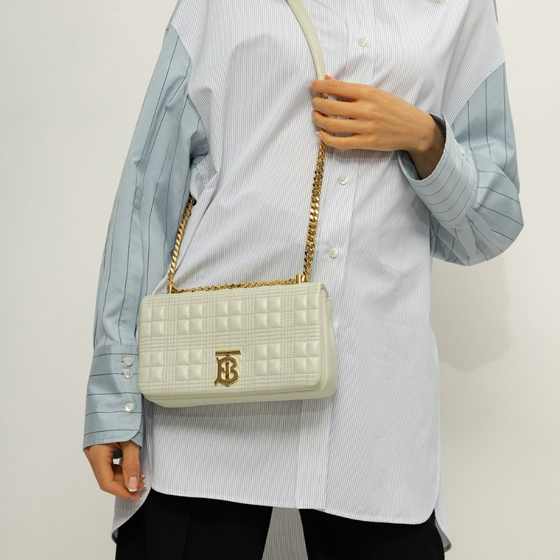 💎Han's house精品服飾💎Burberry TB Lola 荔枝羊皮 鏈條 包 義大製 小號 23x6x13 現貨 原價65000-3