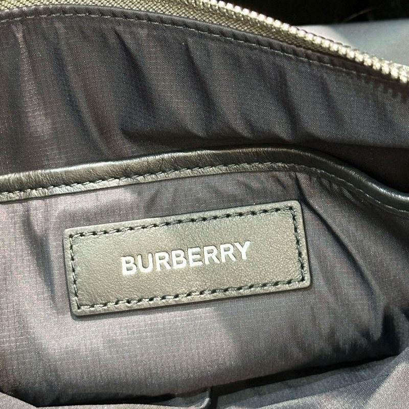 an's house精品服飾💎Burberry LOGO 尼龍 側背包-4