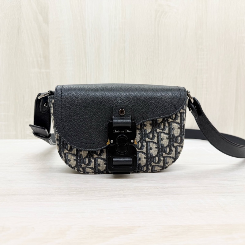 DIOR🩵藍緹花迷你翻蓋郵差包 2ADCA435YKS_H03E-1