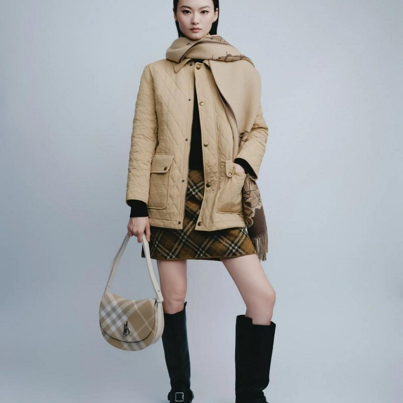 💎Han's house精品服飾💎BURBERRY 小號 Rocking Horse 包 現貨 原價69000-1