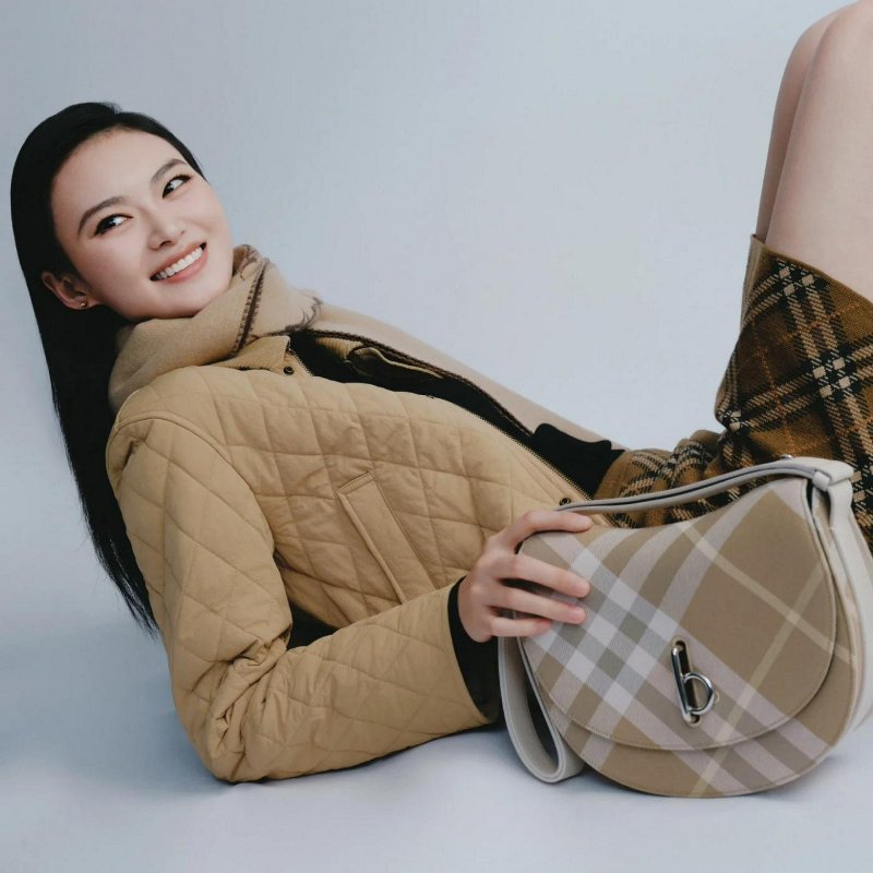 💎Han's house精品服飾💎BURBERRY 小號 Rocking Horse 包 現貨 原價69000-2