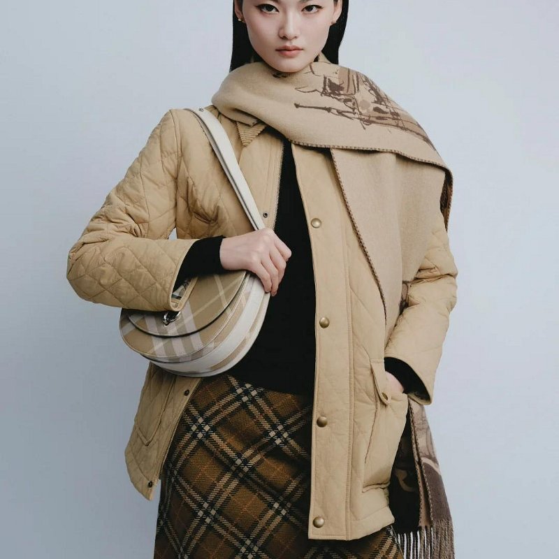 💎Han's house精品服飾💎BURBERRY 小號 Rocking Horse 包 現貨 原價69000-3