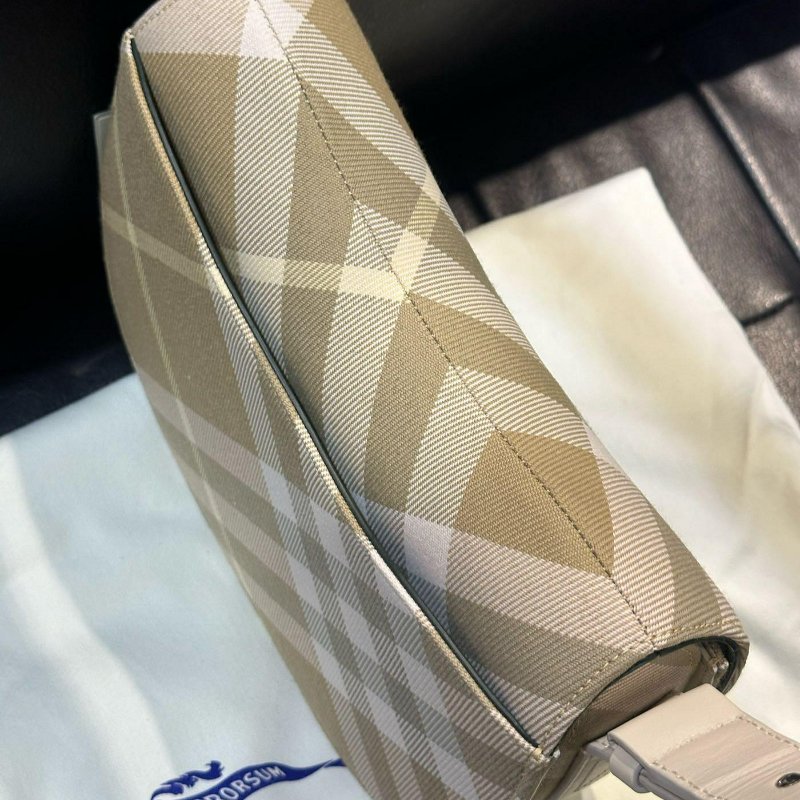 💎Han's house精品服飾💎BURBERRY 小號 Rocking Horse 包 現貨 原價69000-5