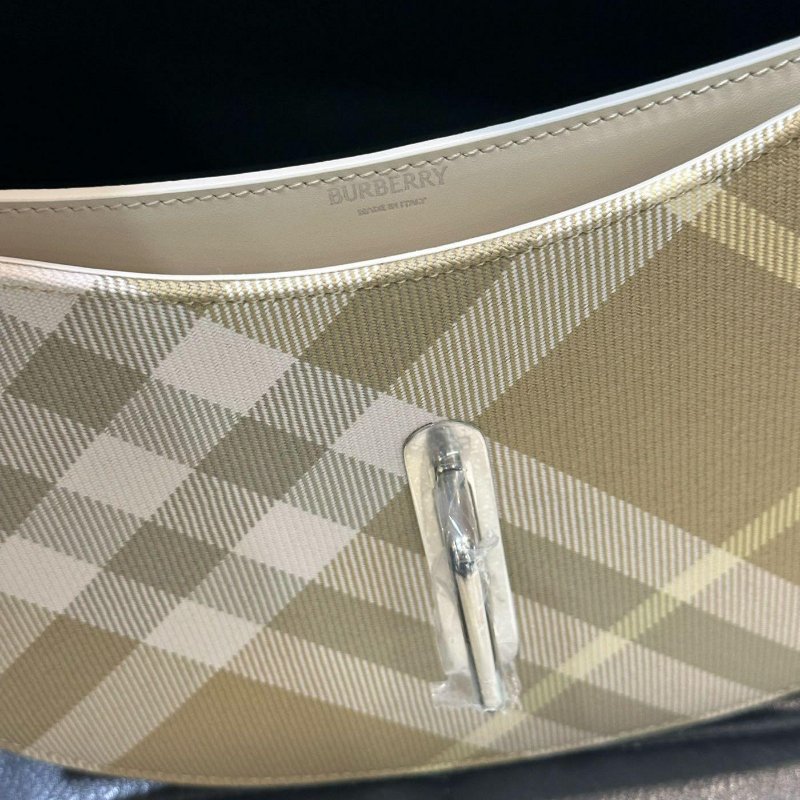 💎Han's house精品服飾💎BURBERRY 小號 Rocking Horse 包 現貨 原價69000-7