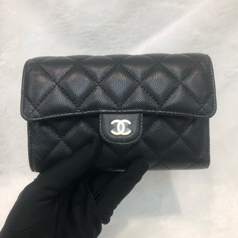 Chanel 黑金荔枝牛中銀包 XC358