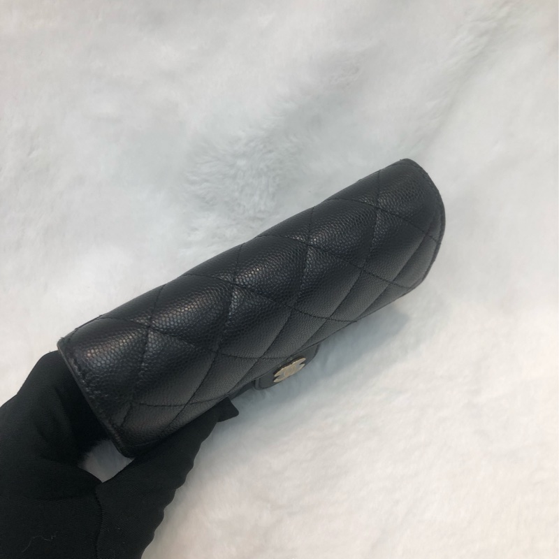 Chanel 黑金荔枝牛中銀包 XC358-4