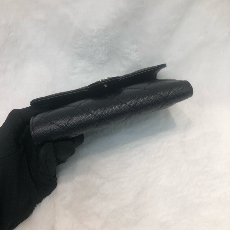 Chanel 黑金荔枝牛中銀包 XC358-5