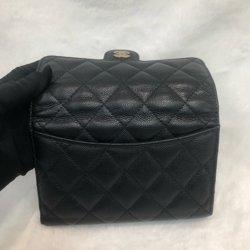 Chanel 黑金荔枝牛中銀包 XC358-6