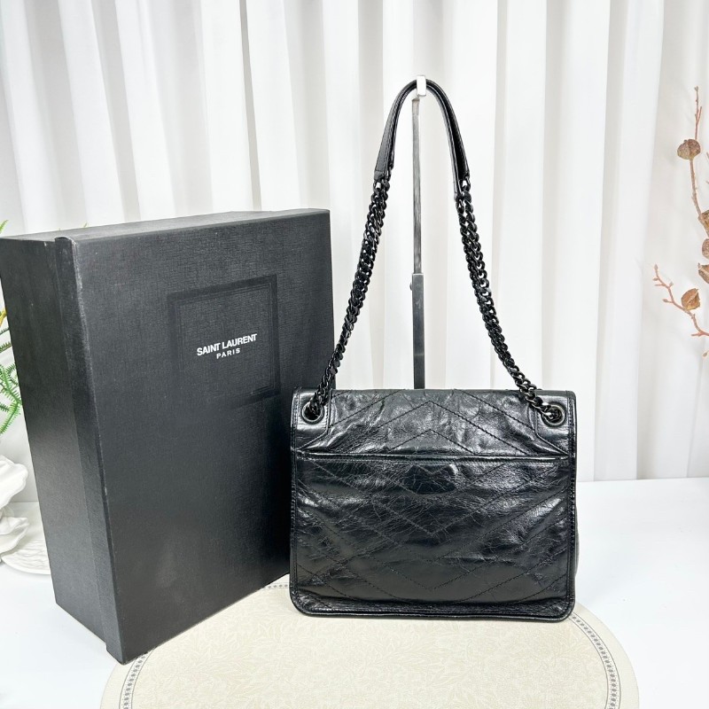 bj yff 專櫃價4.6折！SAINT LAURENT聖羅蘭   D扣 YSL Niki 黑鏈黑標Logo復古皺褶斜挎單肩包-9
