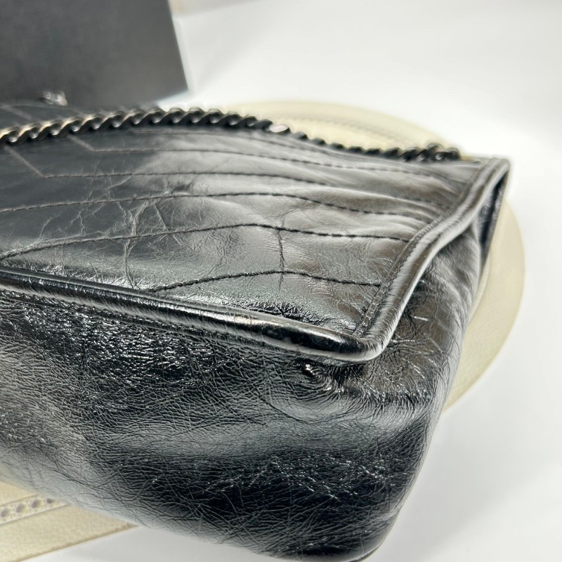 bj yff 專櫃價4.6折！SAINT LAURENT聖羅蘭   D扣 YSL Niki 黑鏈黑標Logo復古皺褶斜挎單肩包-10