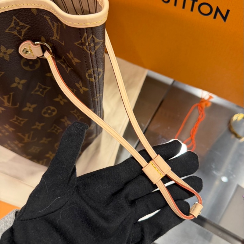 全新🌟 Louis Vuitton LV Neverfull MM 中號 有購證-4