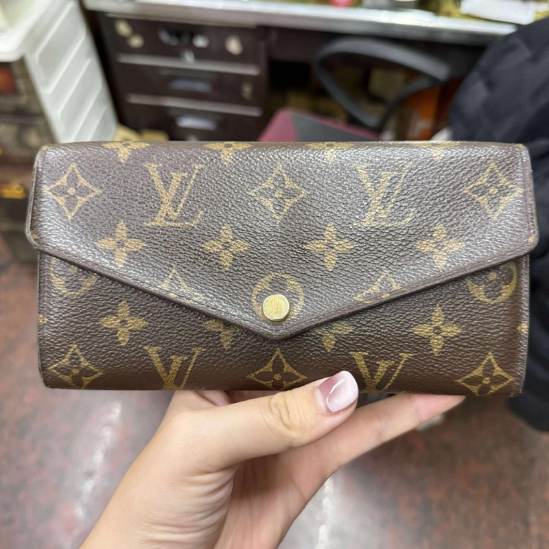 LV Sarah 長夾-10