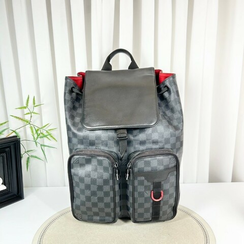 LV/路易威登  utility 經典棋盤格抽繩繫帶設計 內裡容量足 乾淨整潔 出遊出行必備 超實用