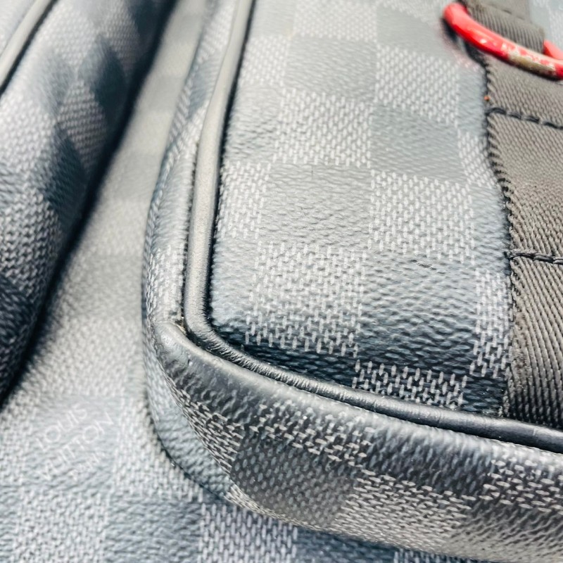 LV/路易威登  utility 經典棋盤格抽繩繫帶設計 內裡容量足 乾淨整潔 出遊出行必備 超實用-7