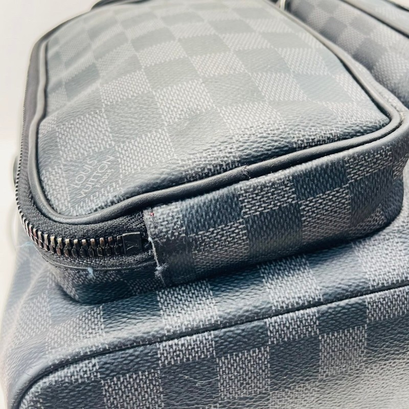 LV/路易威登  utility 經典棋盤格抽繩繫帶設計 內裡容量足 乾淨整潔 出遊出行必備 超實用-9