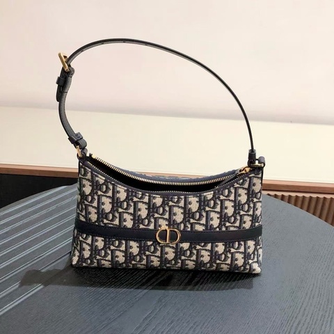 Dior迪奧Miss Caro老花水餃包