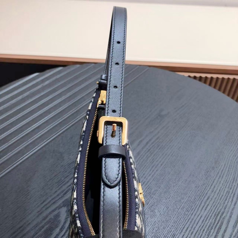 Dior迪奧Miss Caro老花水餃包-8